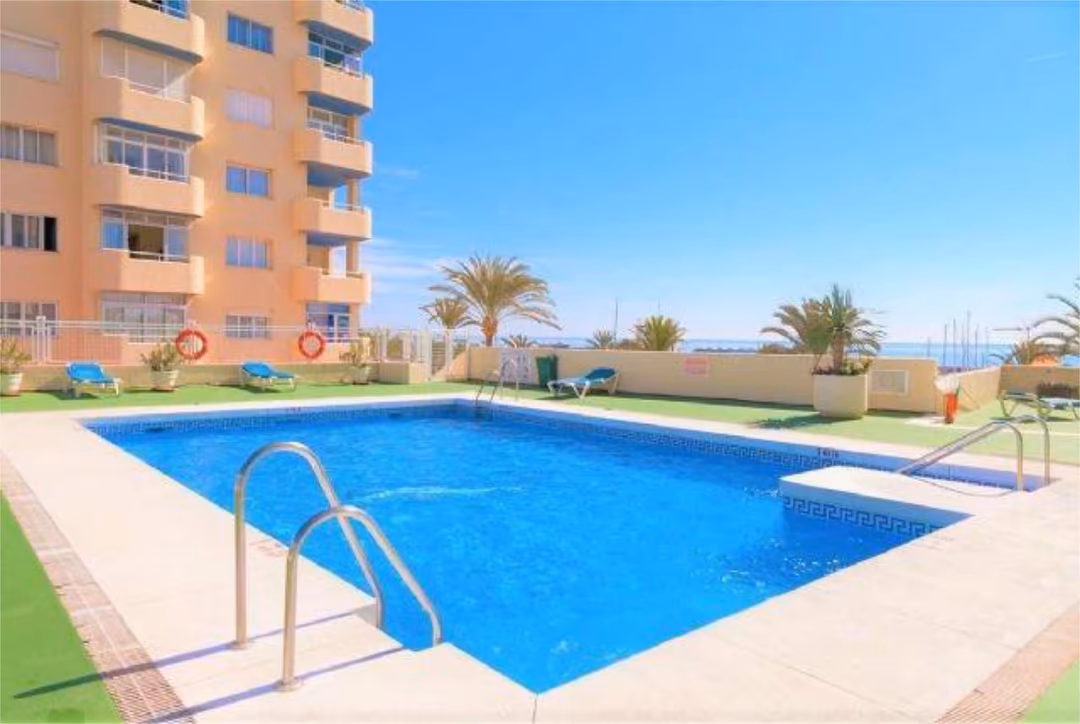 Apartamento en Puerto Deportivo Estepona - Foto 6