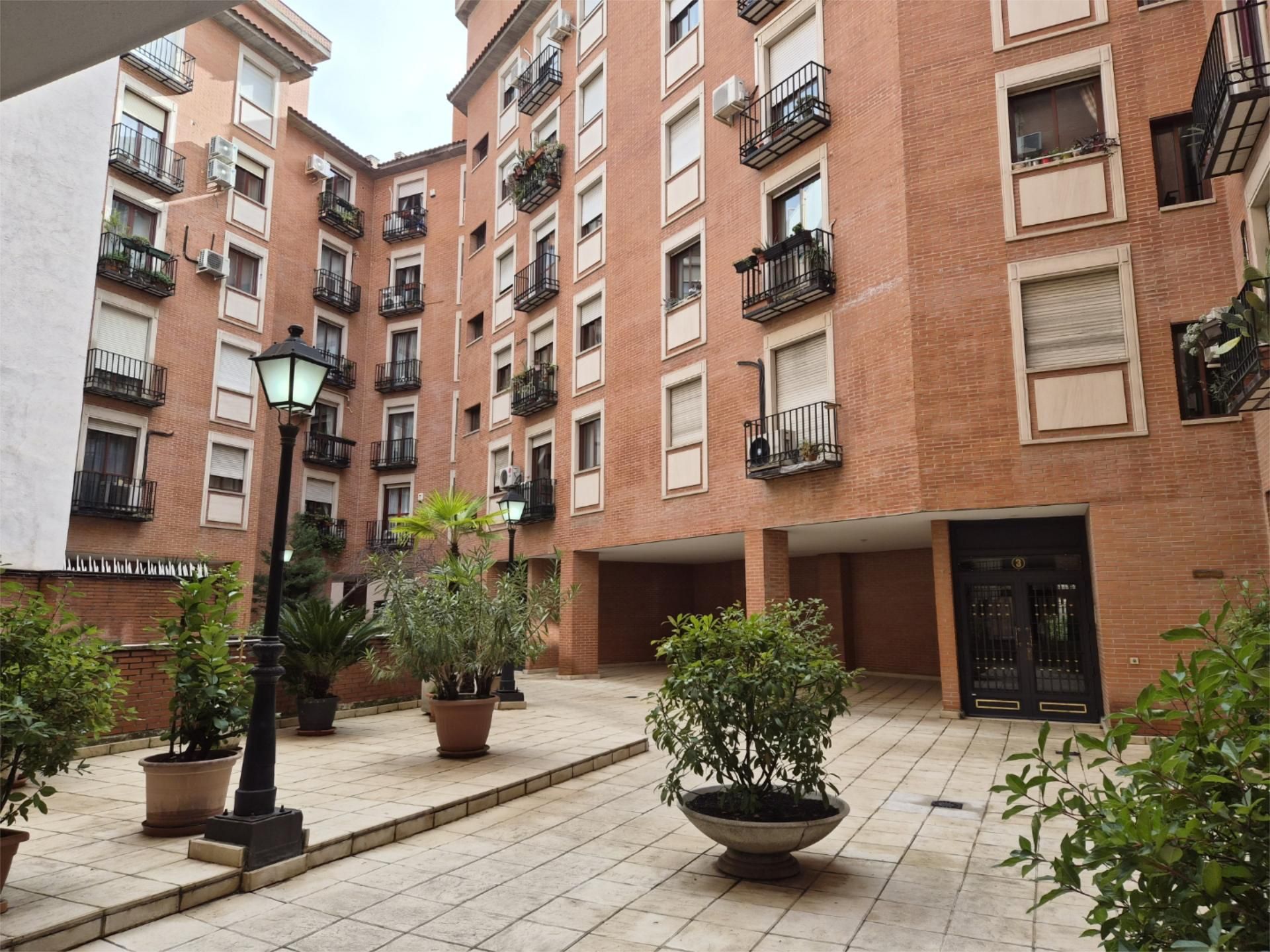 Piso en  Calle del Gobernador 4