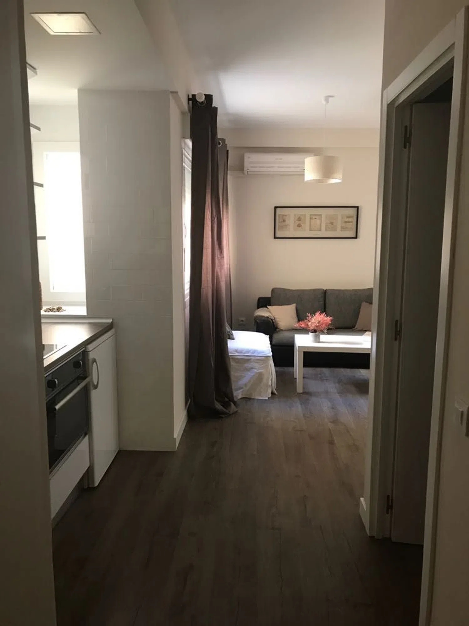 Estudio en calle de Estébanez Calderón, 1 - Foto 1