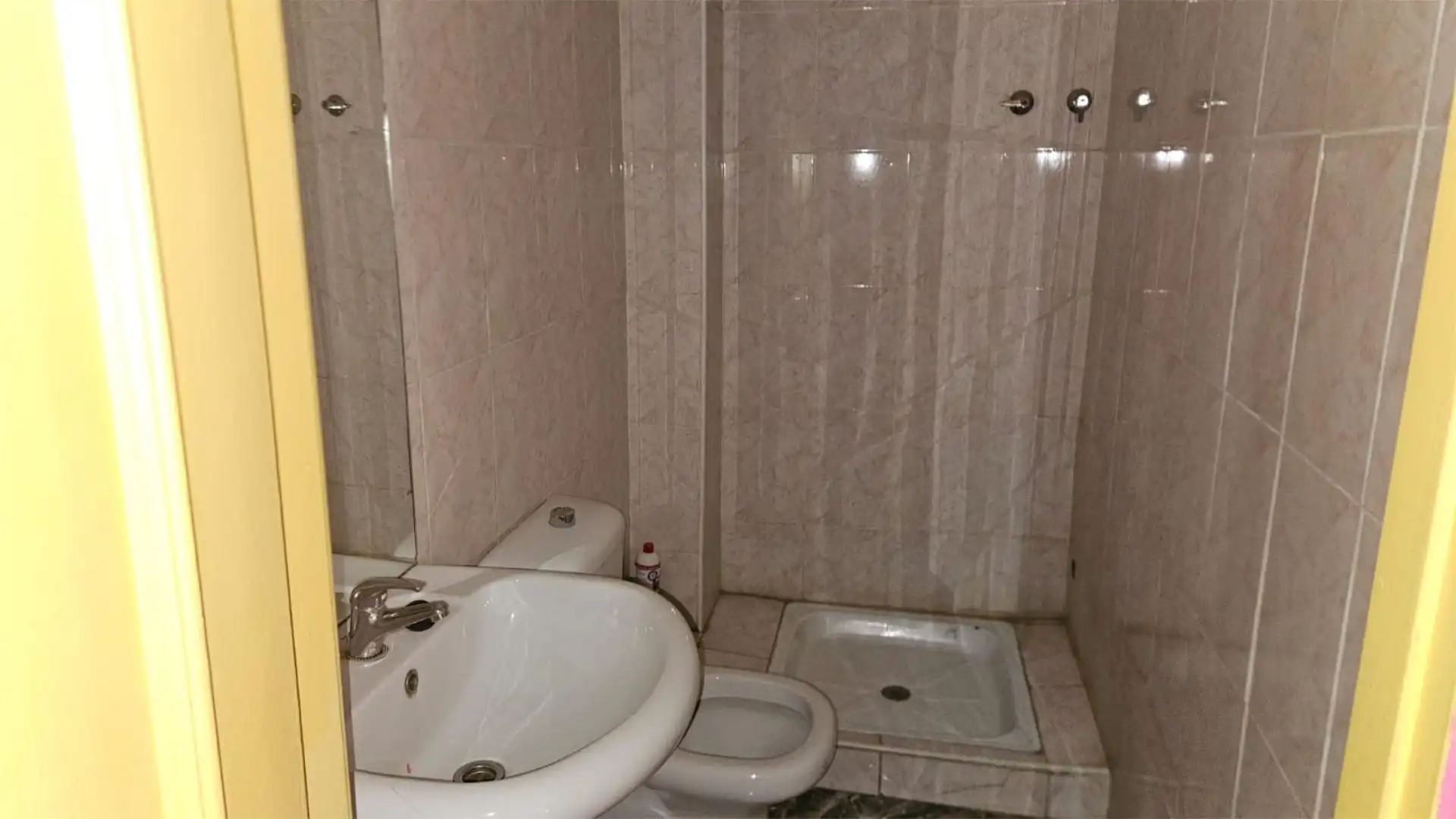 Local comercial en  Calle Gonzalo Torrente Ballester 29 - Foto 3