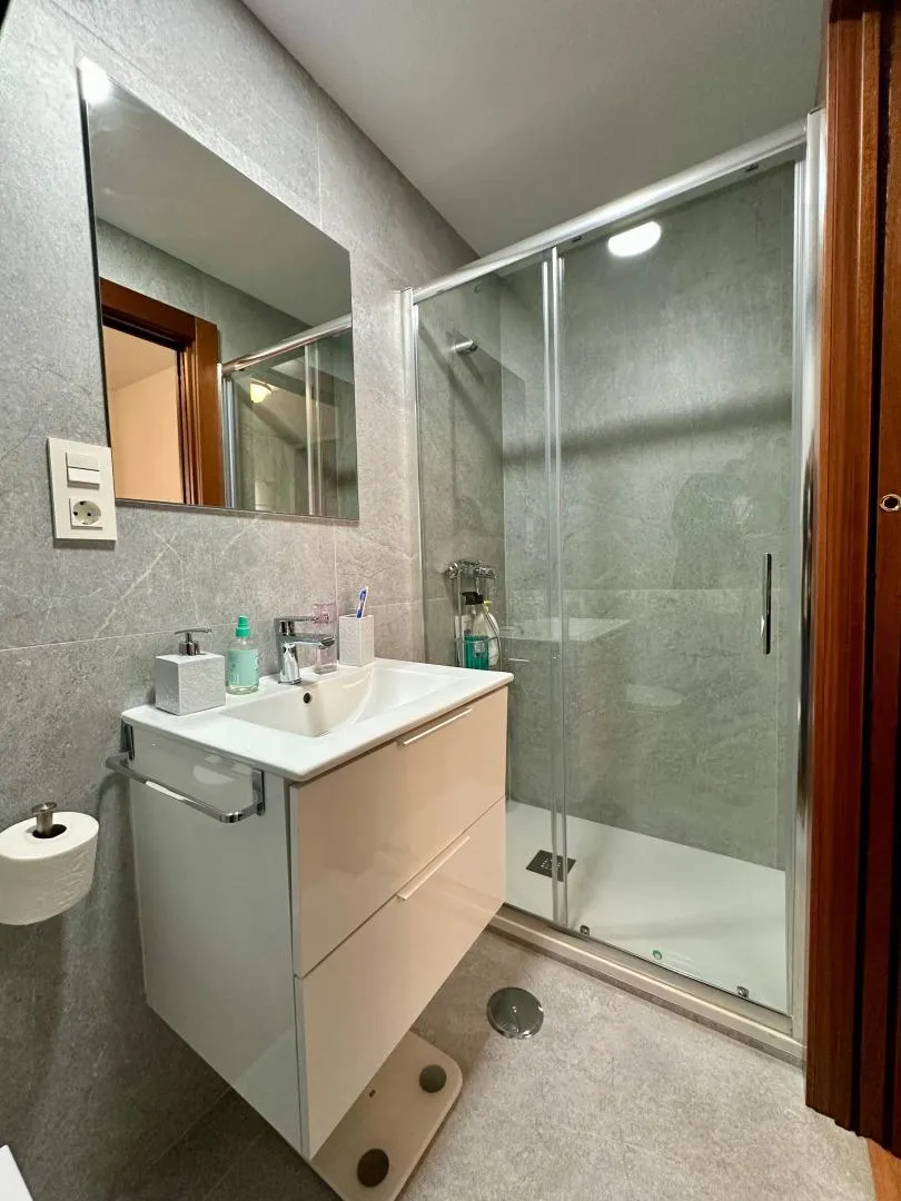 Piso en  Calle Torre de Peralada 3 - Foto 10