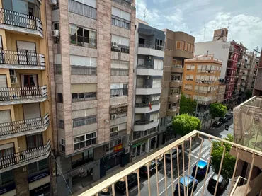 Piso en  Carrer Vicente Blasco Ibáñez 40 - Foto 2