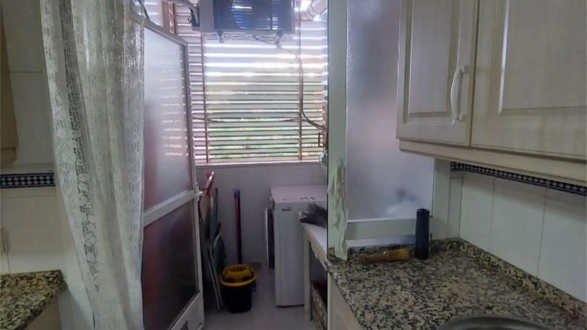 Piso en  Calle Cueva de Menga 3 - Foto 8