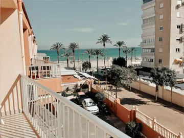 Piso en  Calle Peñón de Ifach 4