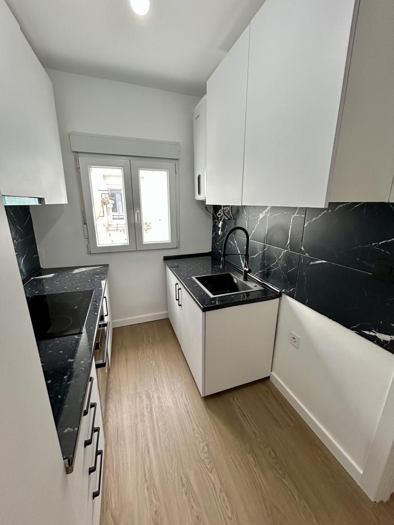 Piso en  Calle Vargas Machuca 1 - Foto 2