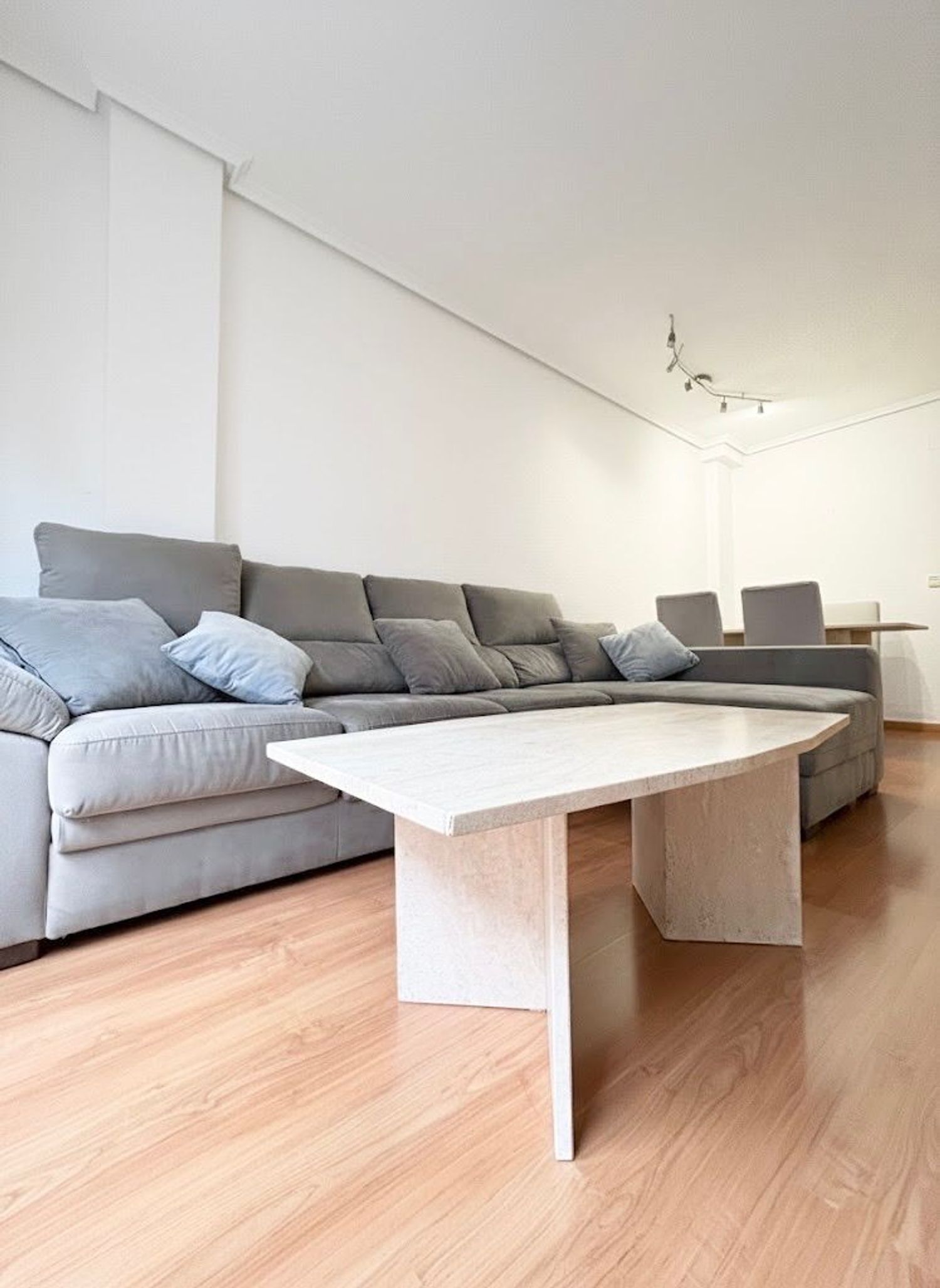 Piso en calle de Torrent, 16