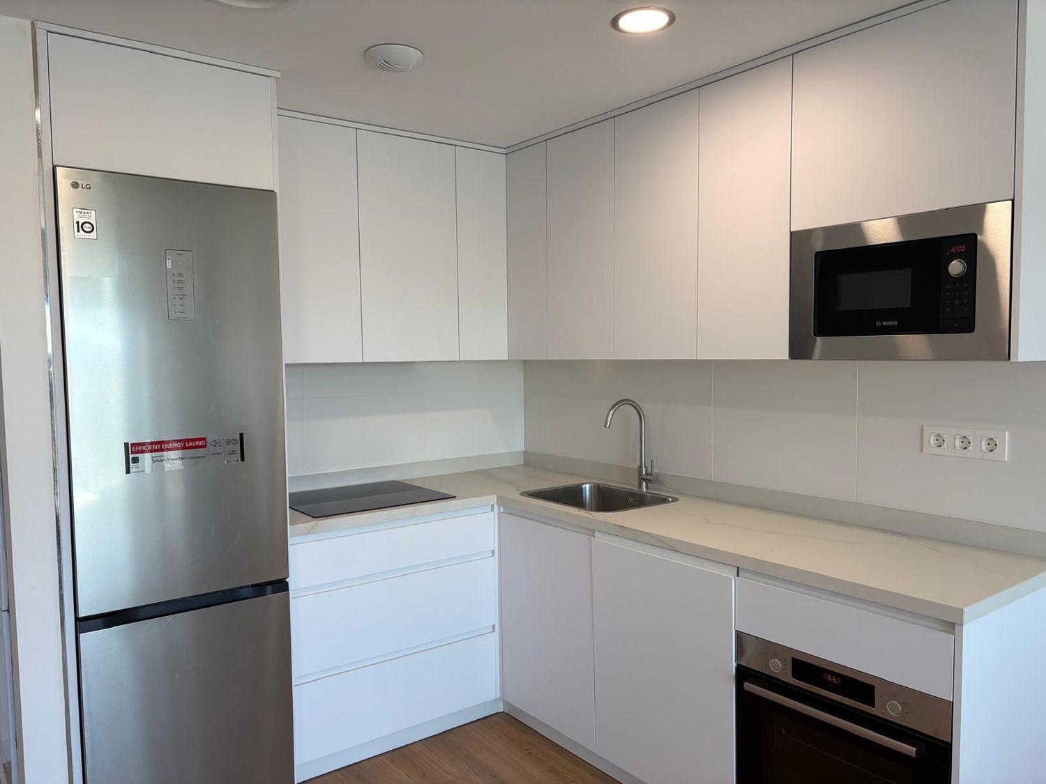 Piso en Barrio Rosaleda - Juventud - Foto 1