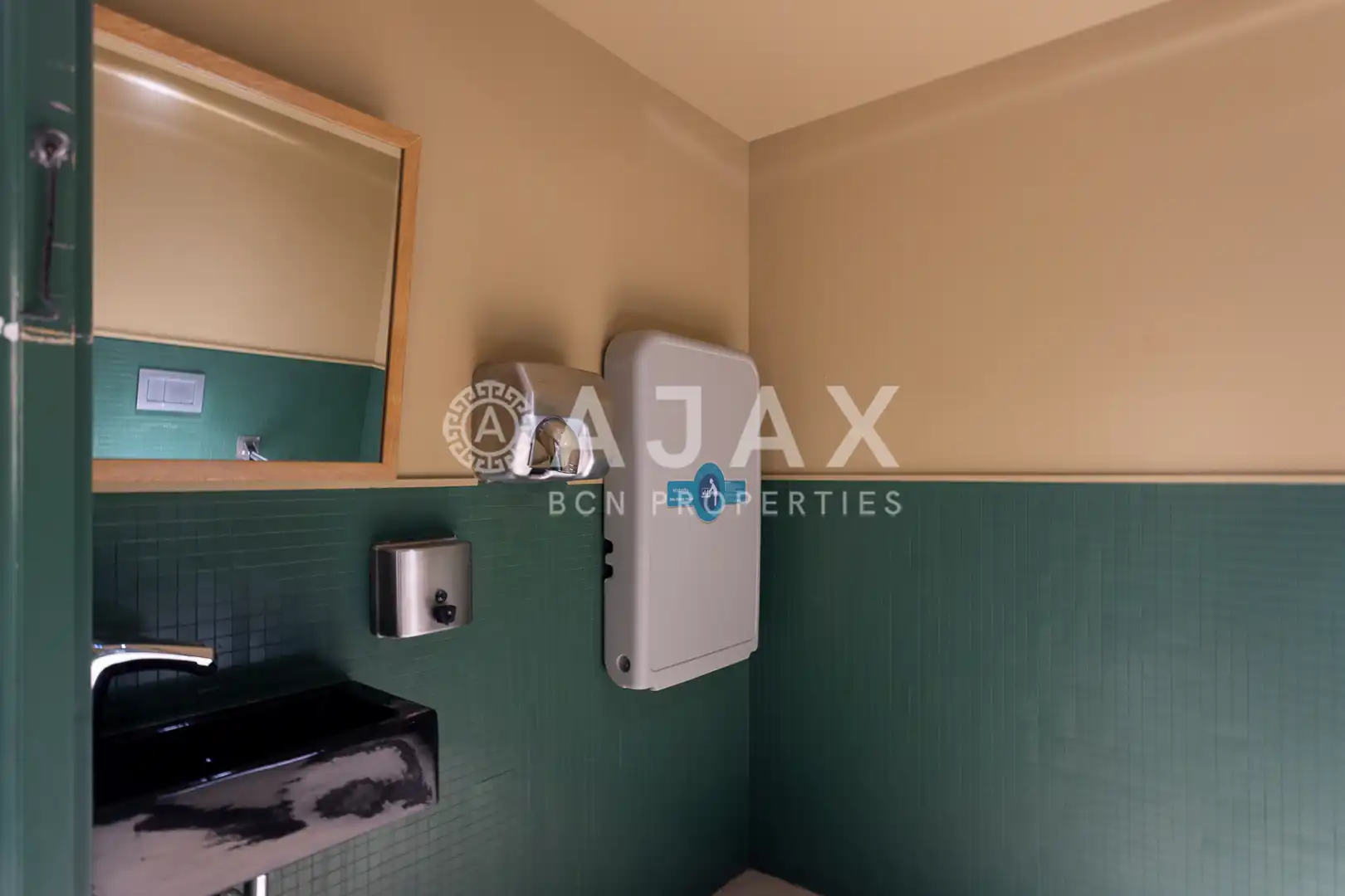 Local comercial en  Carrer de Mandri - Foto 17