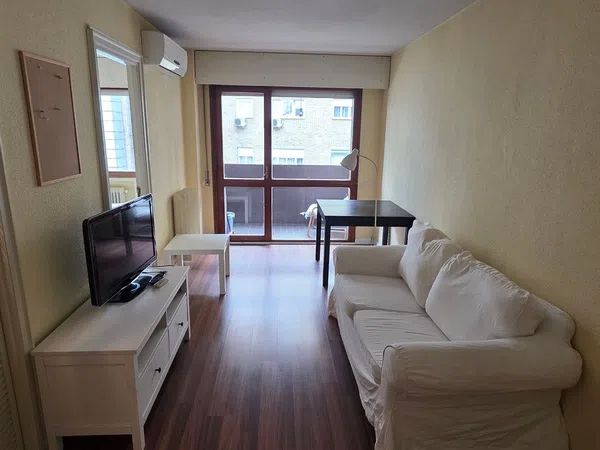 Piso en calle de Viriato, 2