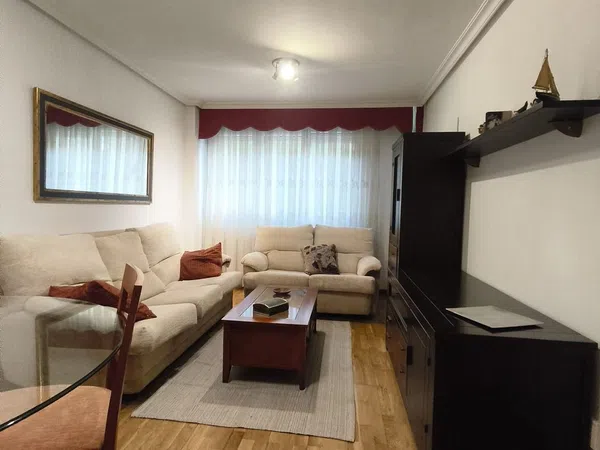 Piso en calle San Melchor García Sampedro, 60 - Foto 1