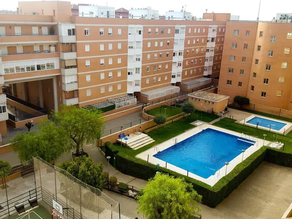 Piso en Urb. residencial los olivares Barrio Parque Alcosa - Foto 1