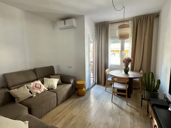 Dúplex en avenida de la Constitució, 195