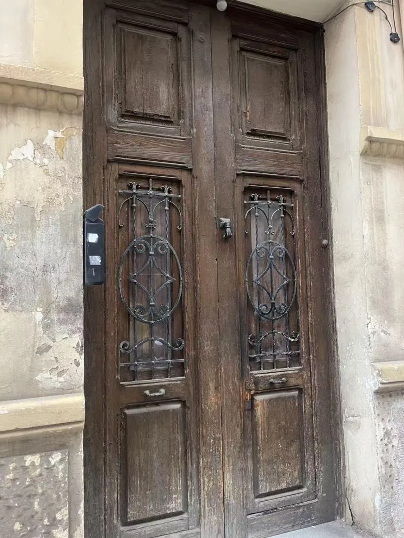 Planta baja en  Carrer d'Isabel la Catòlica 38 - Foto 1