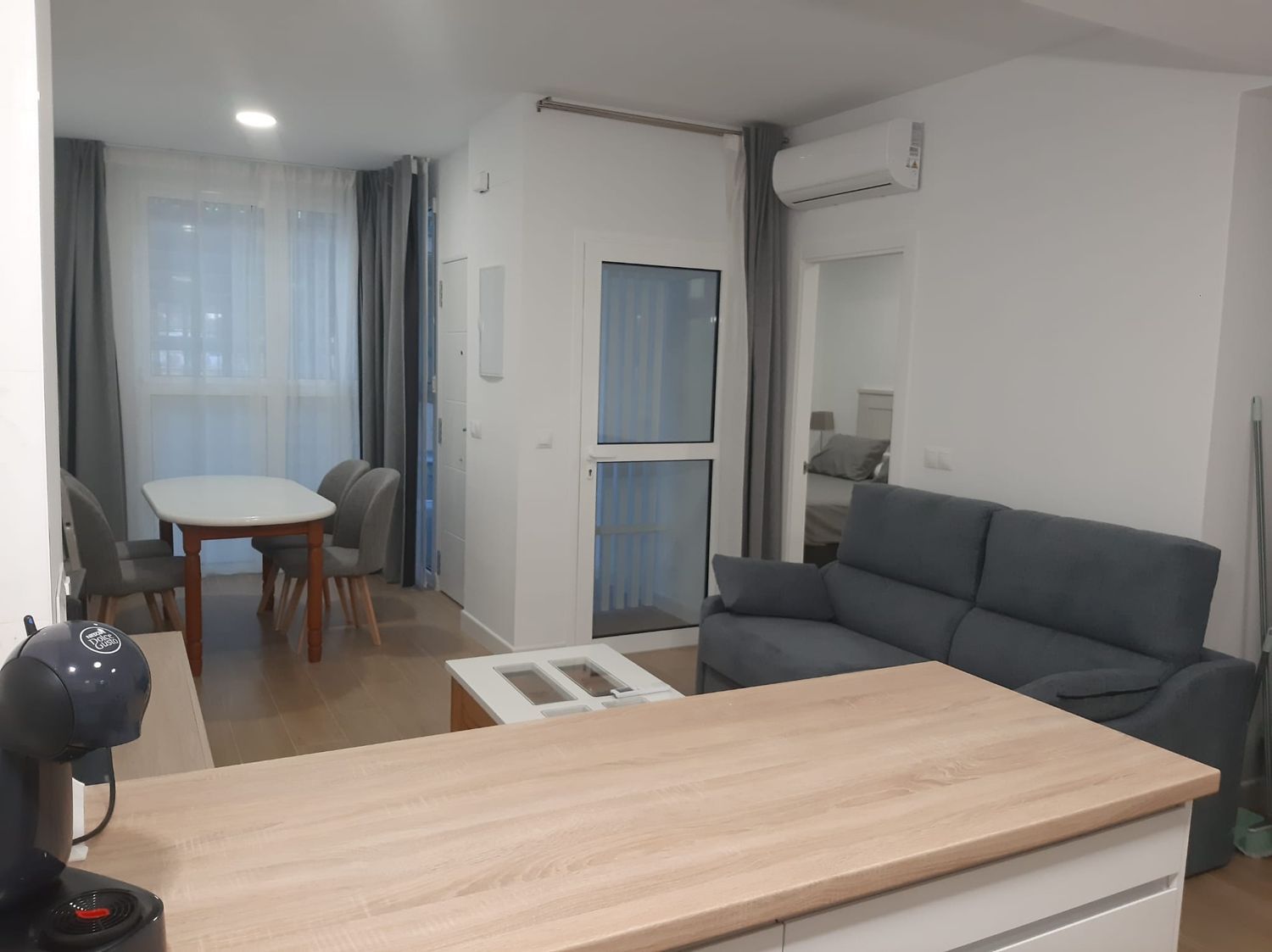 Piso en avenida de Carlos Haya, 25 - Foto 1