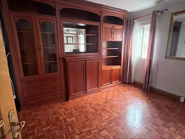 Piso en calle Pico de Alba, 2