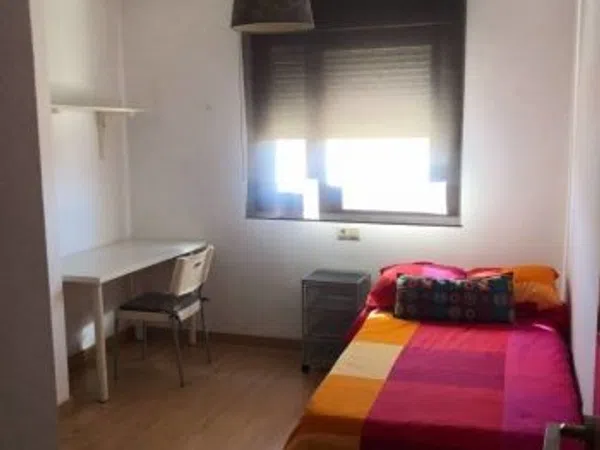 Piso en calle Escritora Carmen Conde, 12 - Foto 1