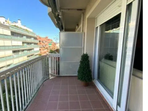 Piso en calle de Calàbria, 257 bis