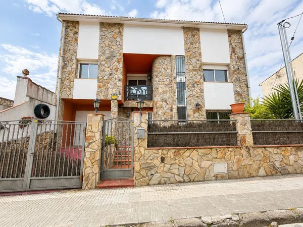 Chalet pareado en Avenida Montserrat, 67 - Foto 1