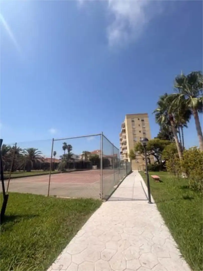 Piso en Carrer serratelles - Foto 6