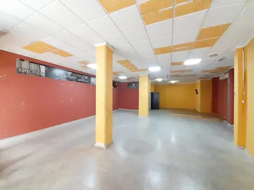 Local comercial en  Carrer Nieves Piñol 11 - Foto 3