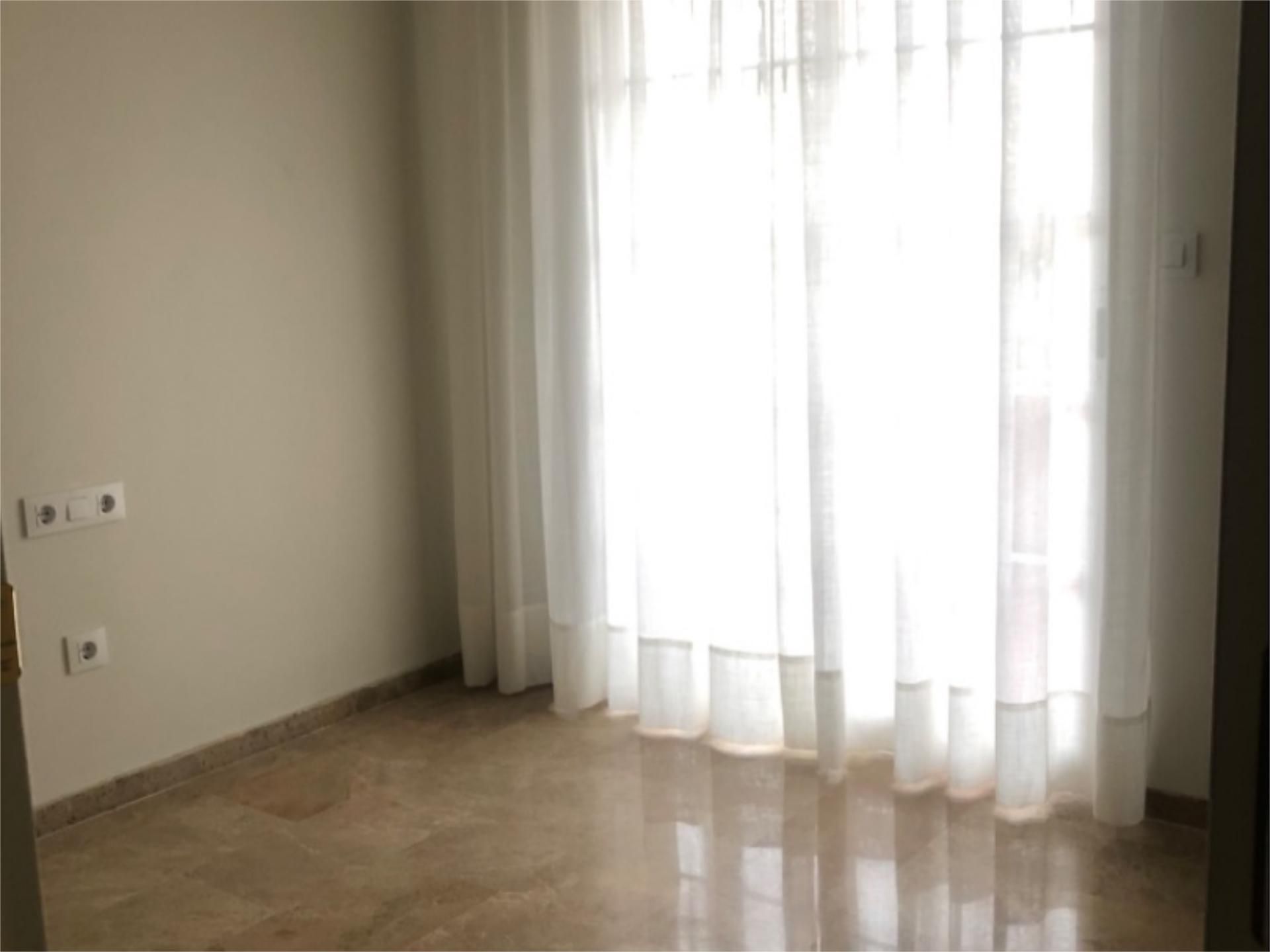 Piso en calle C.Luis Fuentes Bejarano 1 - Foto 9