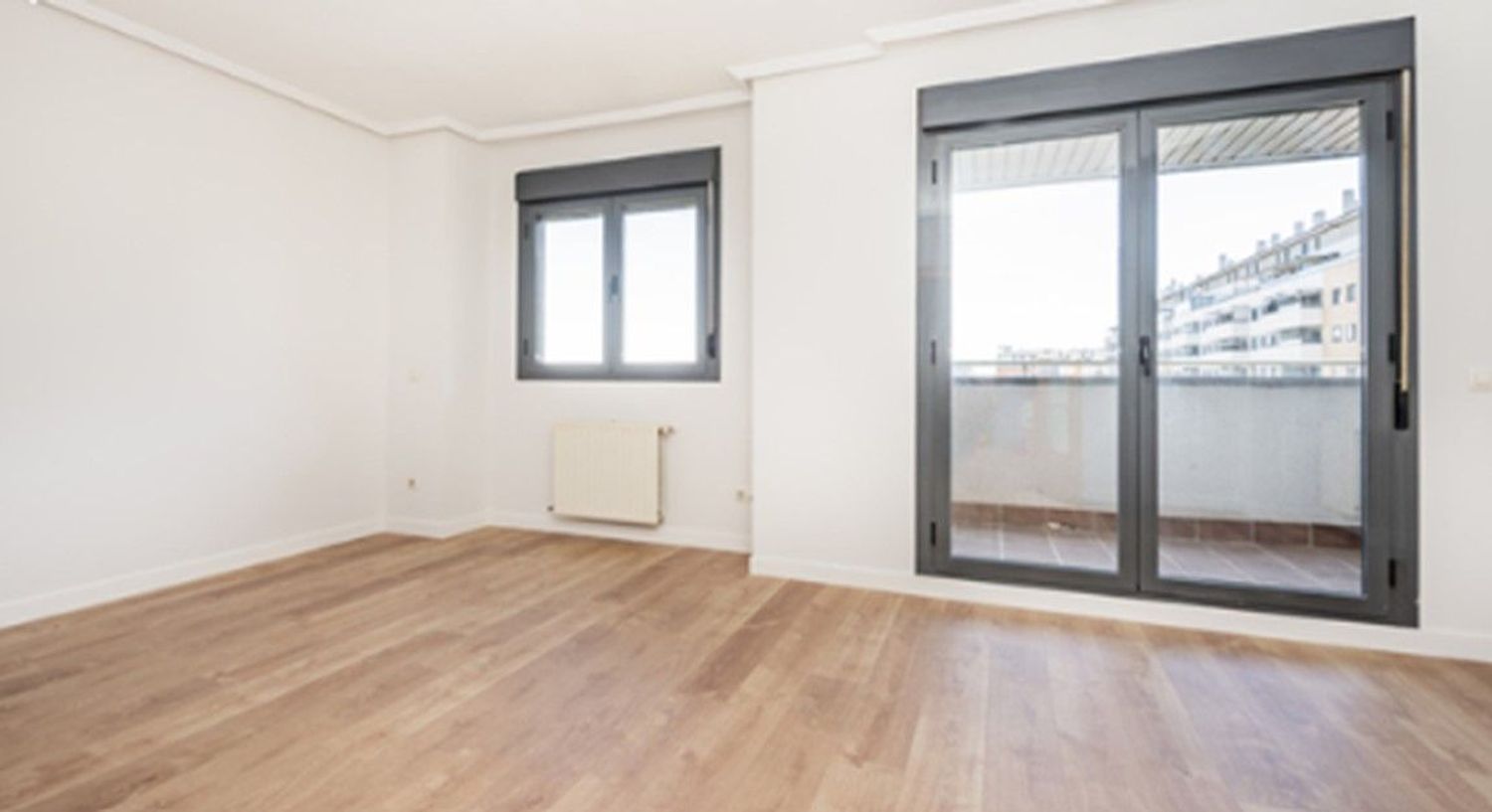 Piso en travesía Fuente Cisneros, 74 - Foto 1