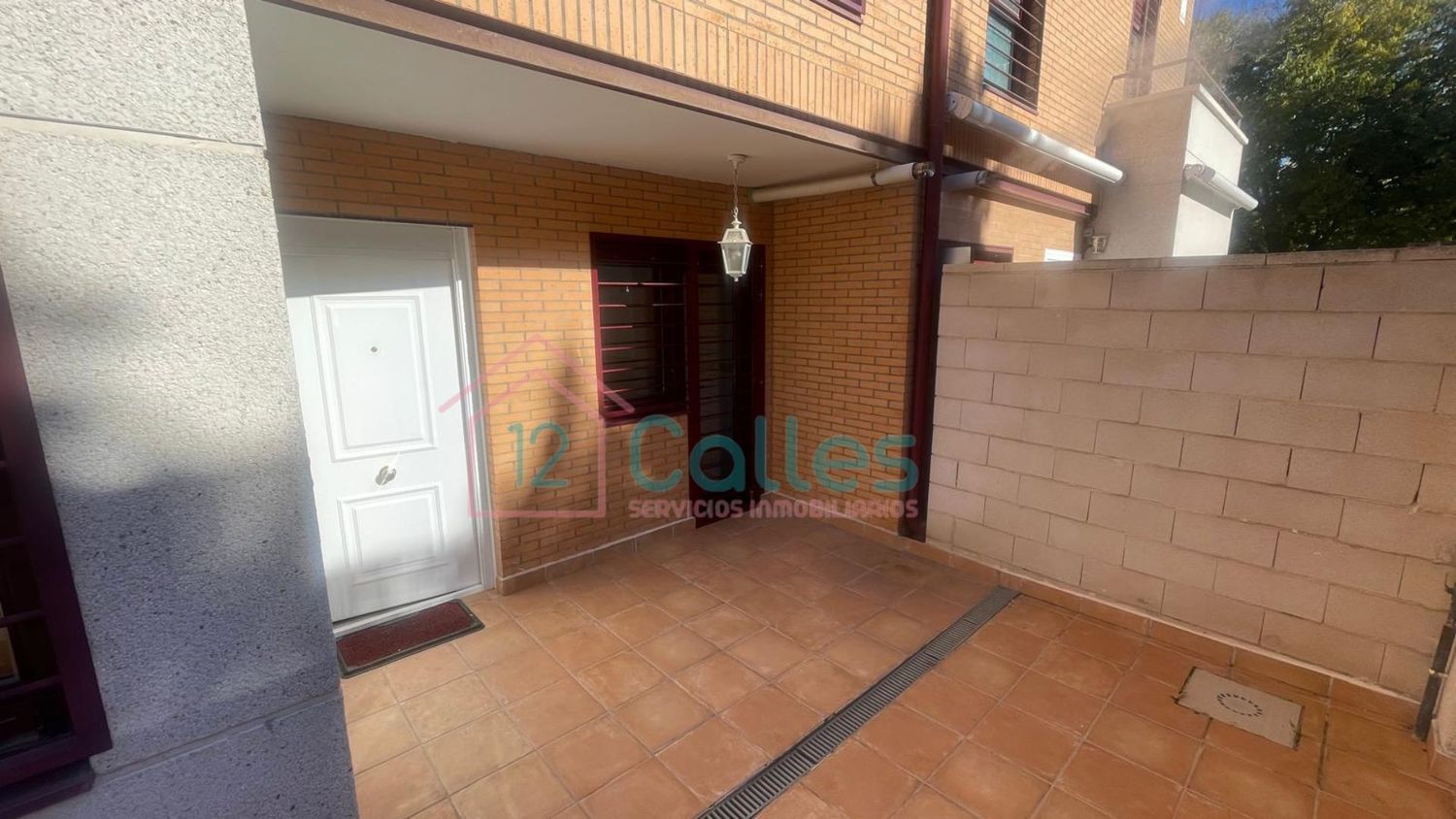 Chalet adosado en Calle Alhambra de Granada s/n, Nuevo Aranjuez-Ciudad de las Artes - Foto 2