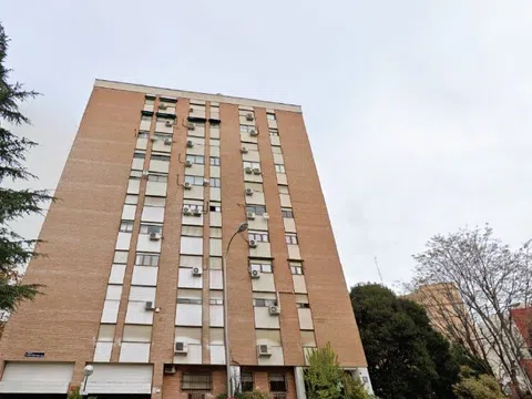 Piso en avenida del Doctor Federico Rubio y Galí, 1