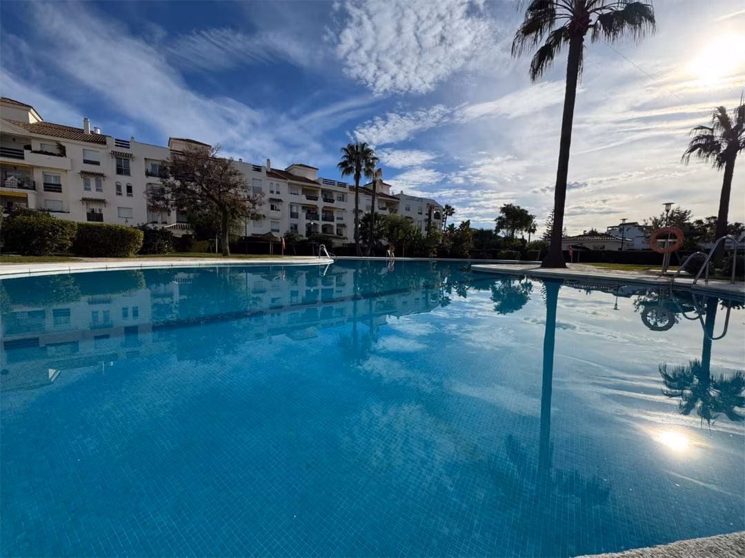 Piso en  Calle José Manuel Caballero Bonald 5