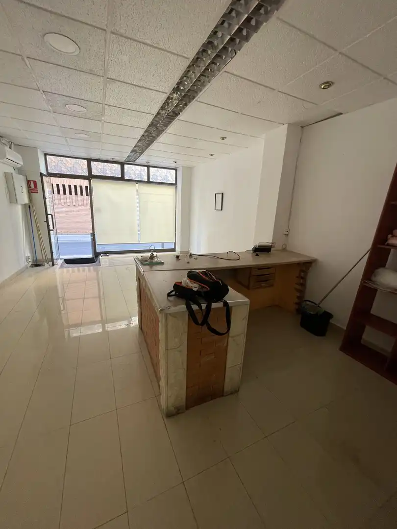 Local comercial en  Calle Comandante Seva 11 - Foto 9
