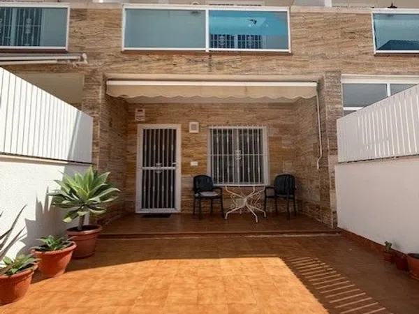 Chalet adosado en Los Peñascos-El Salero-Los Imbernones, Los Peñascos-El Salero-Los Imbernones - Foto 1