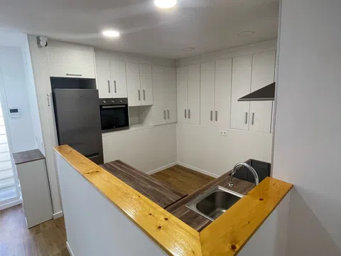 Piso en calle de Cervera, 24