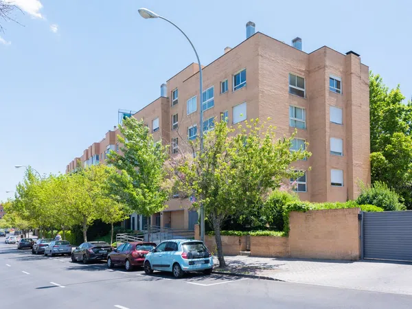 Piso en Barrio Conde Orgaz-Piovera - Foto 1