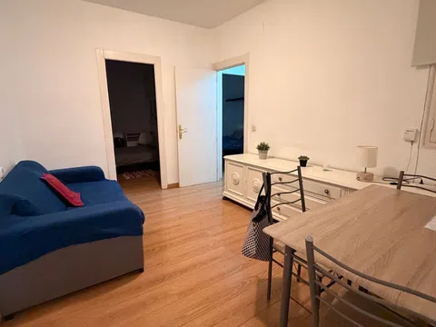 Piso en avenida de la Reina Victoria, 5