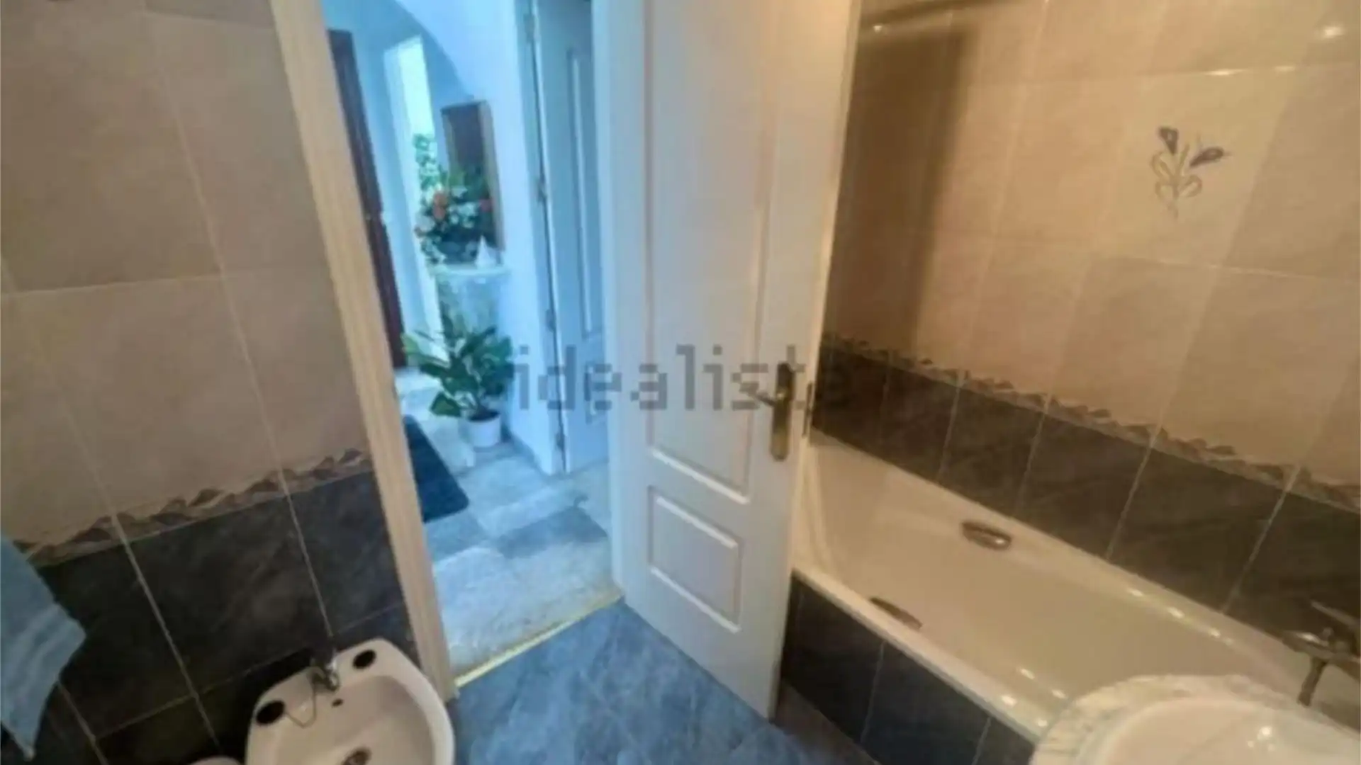 Piso en  Avenida Nuestro Padre Jesús Cautivo 32 - Foto 14