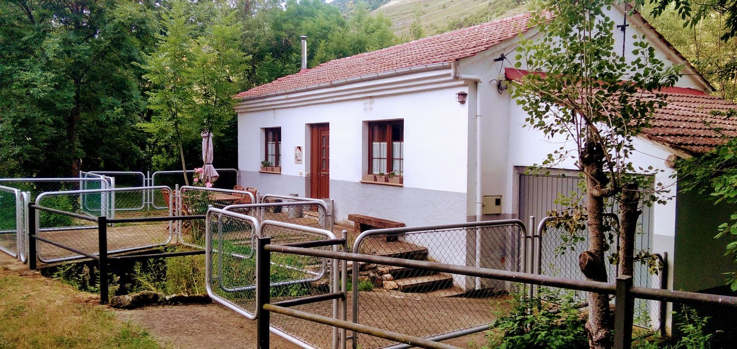 Casa de pueblo en Calle José Álvarez González s/n - Foto 2