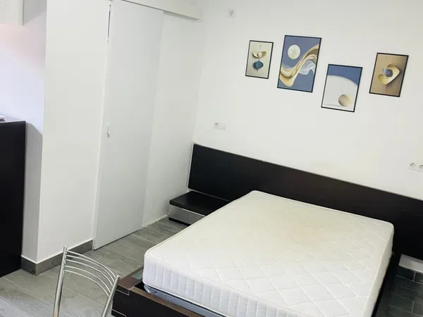 Estudio en calle de Valle de Oro, 51