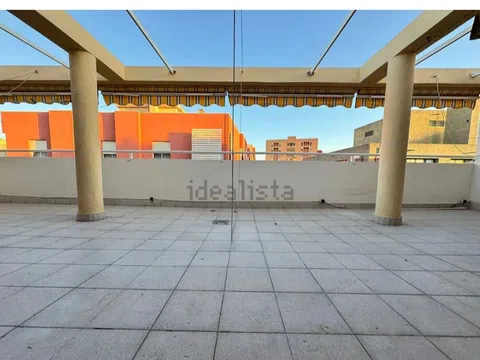 Ático en calle Azorín, 50