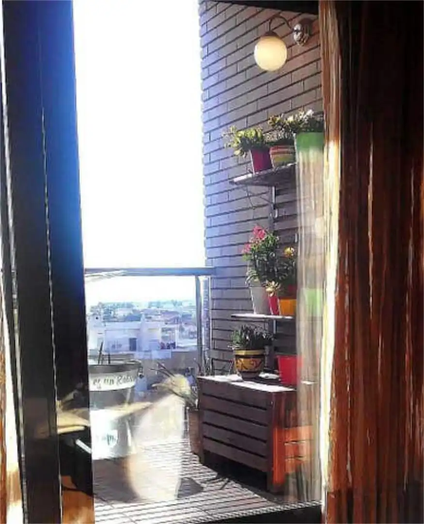 Piso en Zona Juan Carlos I - Foto 8