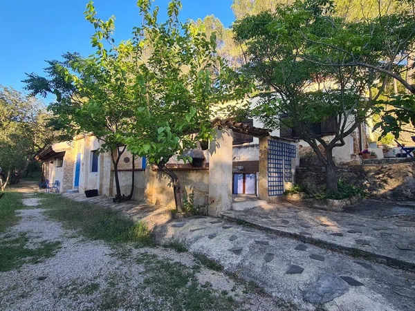 Casa rural en Camino del Taix s/n - Foto 1
