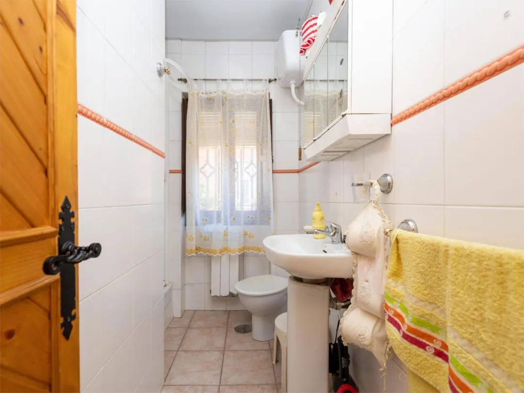 Casa adosada en  Calle Santa Herminia 37 - Foto 29