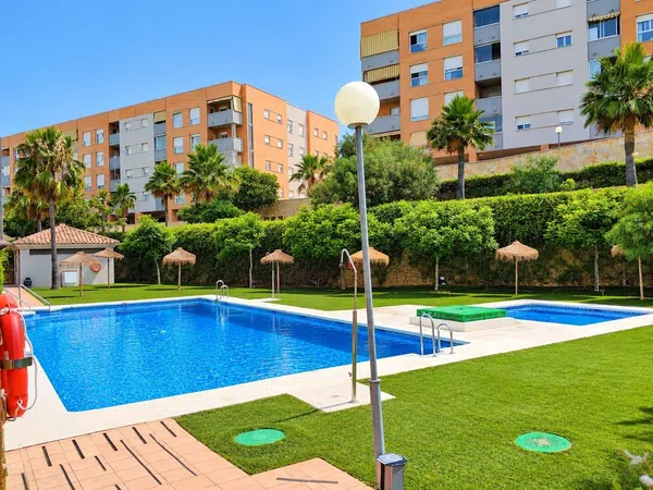 Piso en Calle Gran Bretaña, Polígonos - Recinto Ferial - Foto 1