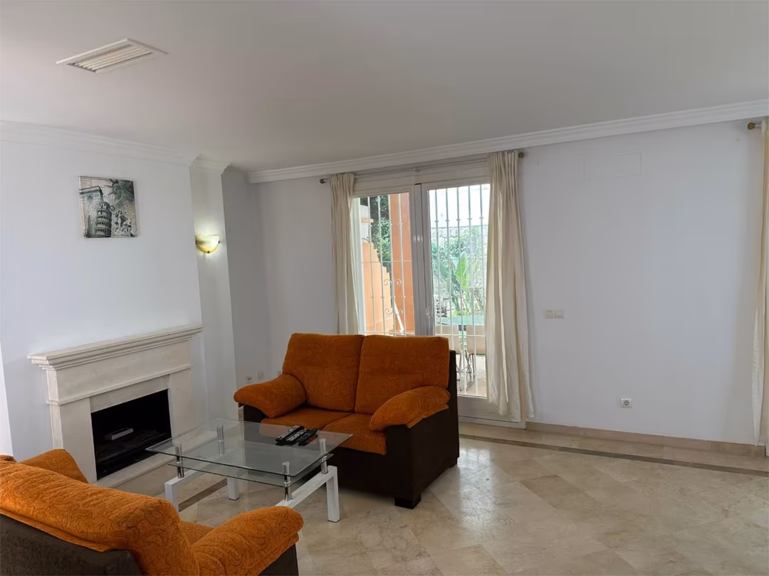 Casa adosada en  Urbanización Aloha Lake 20 - Foto 3