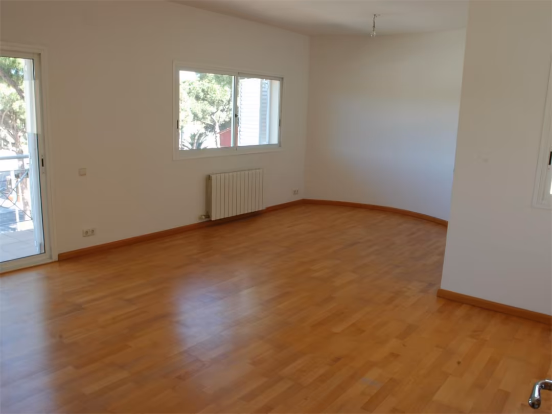 Piso en  Passeig de la Marina 65 - Foto 3