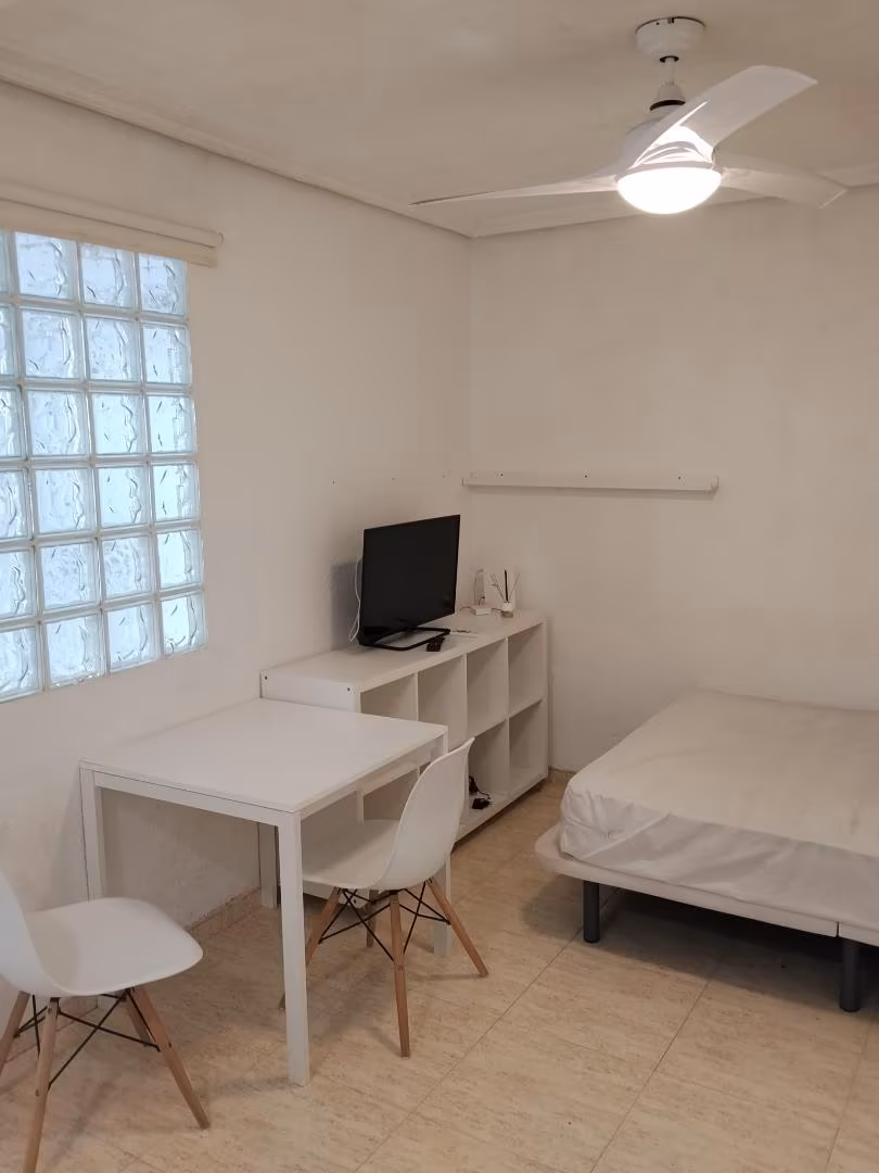 Piso en  Calle Jacobo de las Leyes 14 - Foto 1