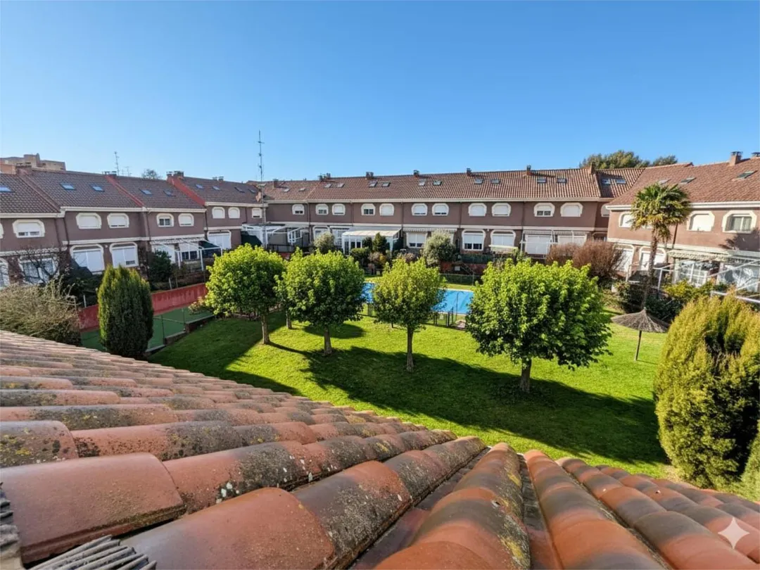 Piso en  Calle Pico Ocejon 27 - Foto 1