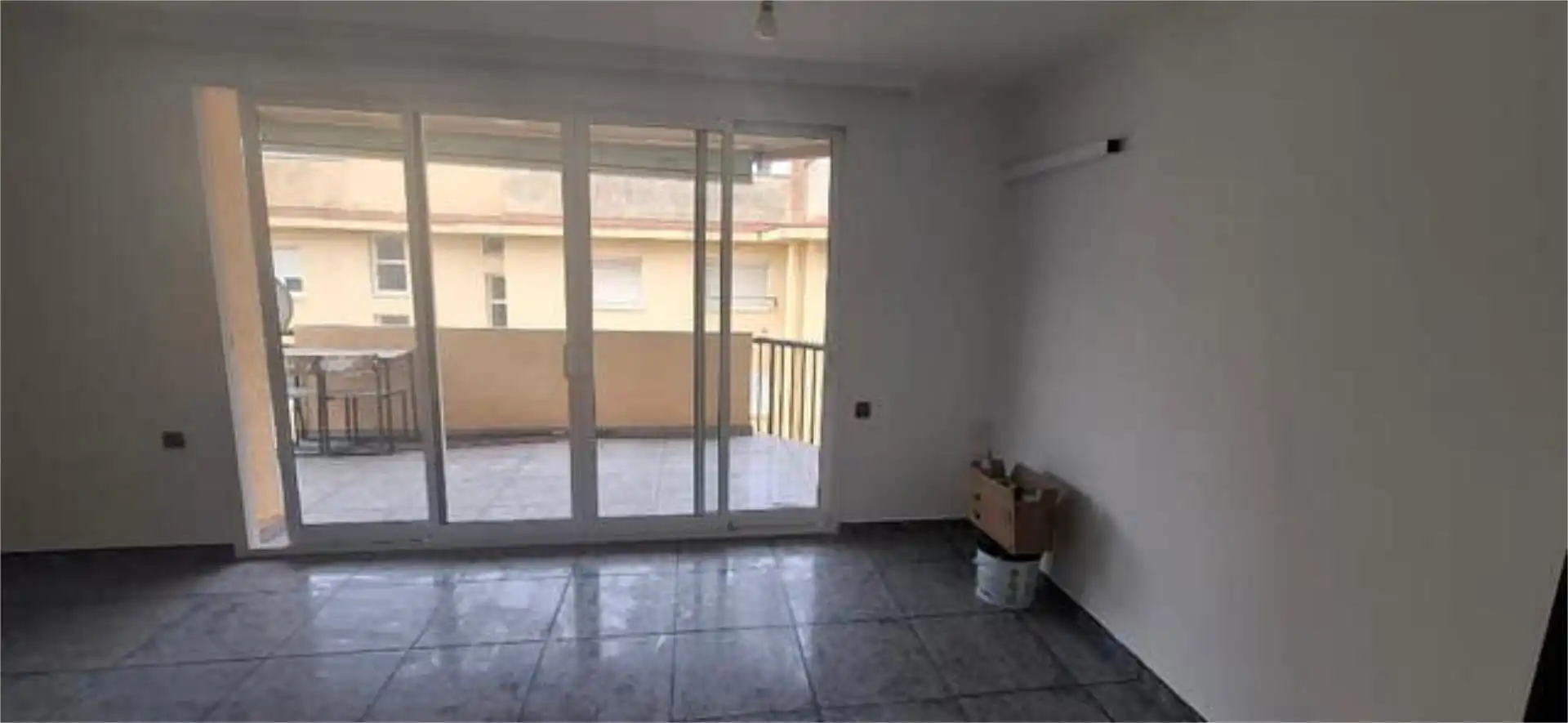 Piso en zona comercial - Foto 6