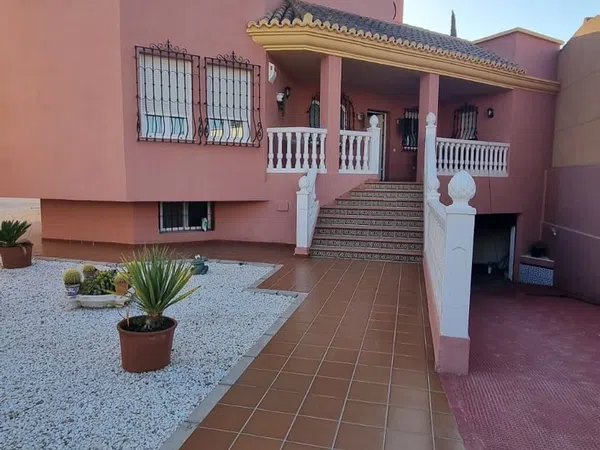 Casa o chalet independiente en Calle Mármol, 12 - Foto 1