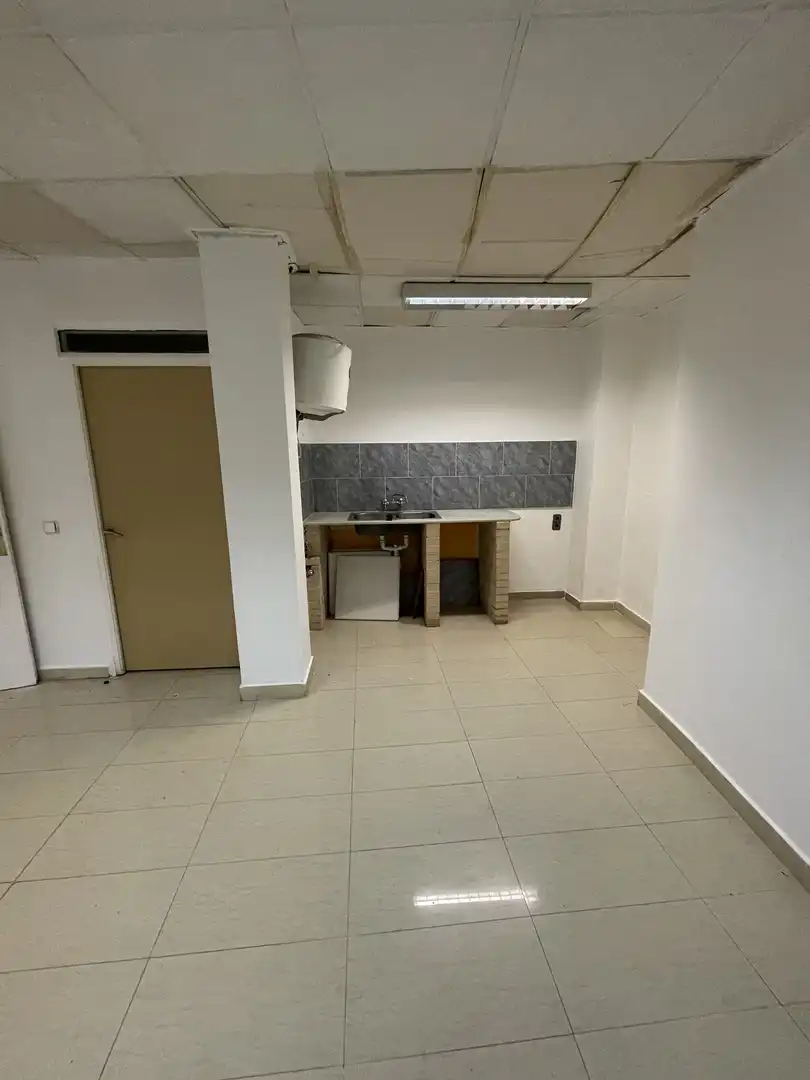 Local comercial en  Calle Comandante Seva 11 - Foto 5