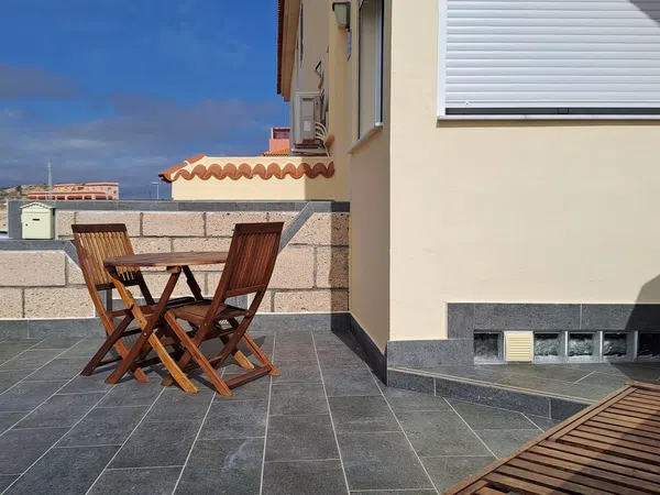 Chalet adosado en Avenida la Caleta, 14 - Foto 2